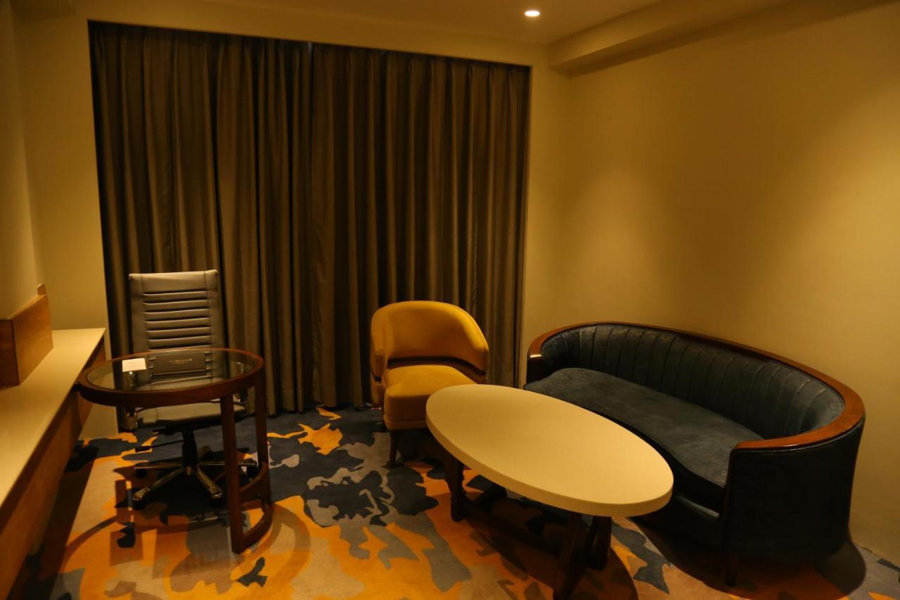 Dreamz Inn & Suites Zirakpur Extérieur photo