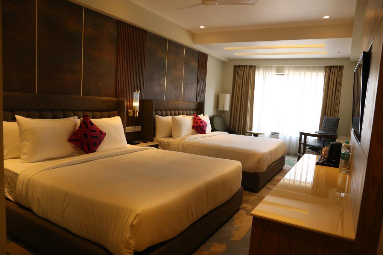 Dreamz Inn & Suites Zirakpur Extérieur photo