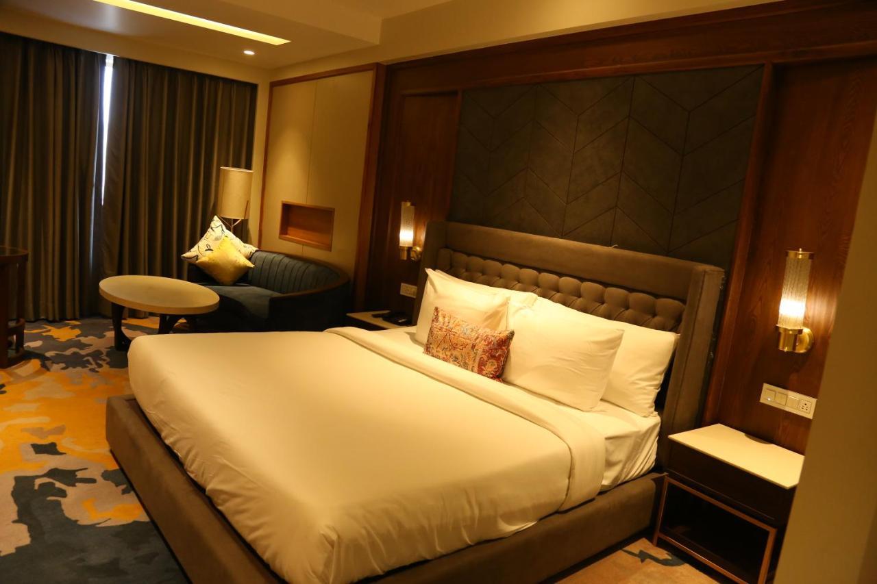 Dreamz Inn & Suites Zirakpur Extérieur photo