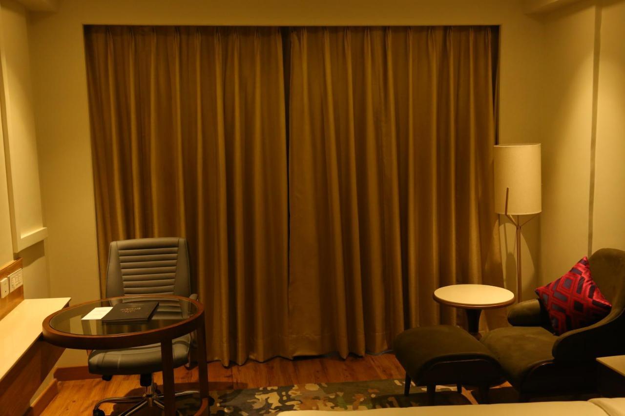 Dreamz Inn & Suites Zirakpur Extérieur photo