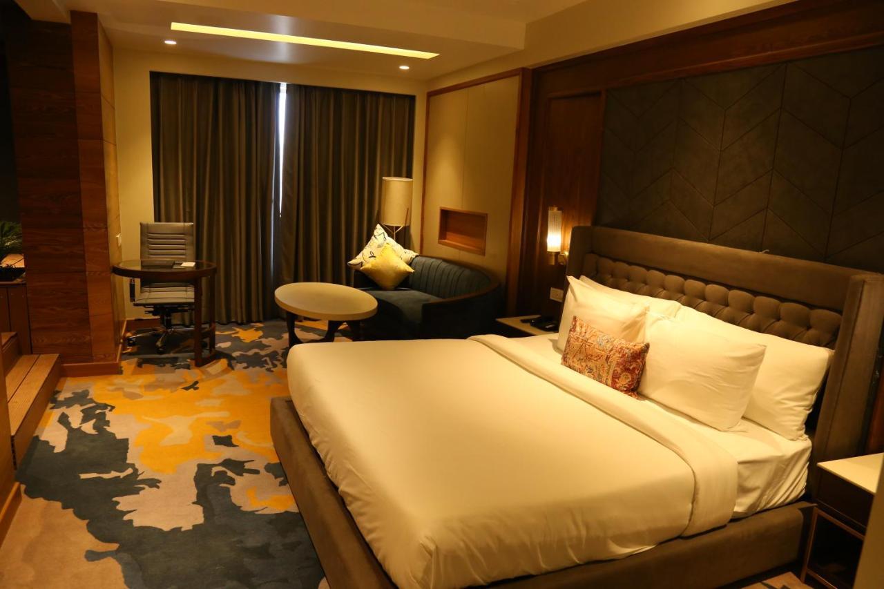 Dreamz Inn & Suites Zirakpur Extérieur photo
