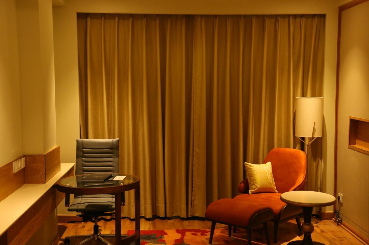 Dreamz Inn & Suites Zirakpur Extérieur photo